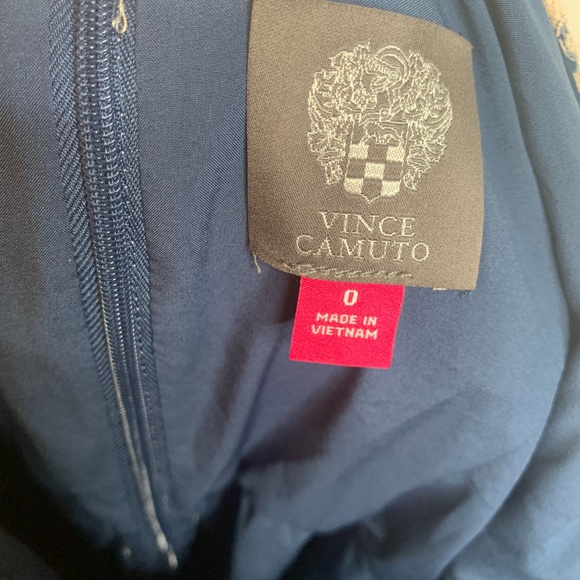 VINCE CAMUTO LACE V-NECK DRESS - Picture 4 of 7